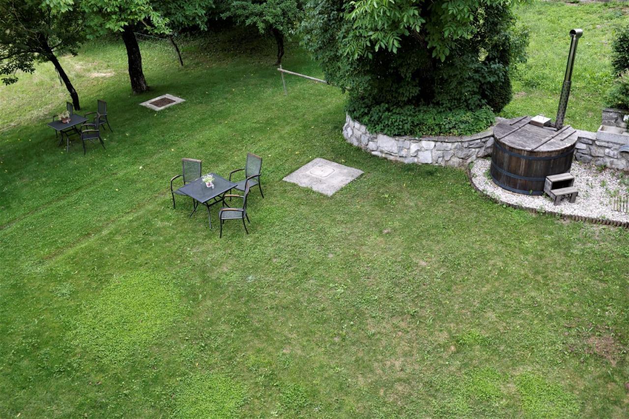 Guesthouse Idila Pod Nanosom Senozece Экстерьер фото