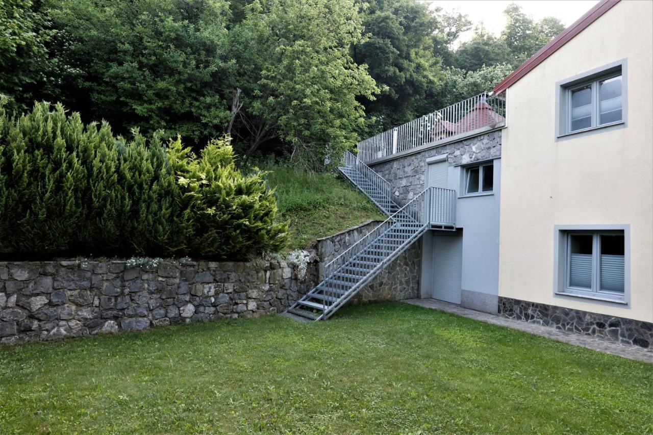Guesthouse Idila Pod Nanosom Senozece Экстерьер фото