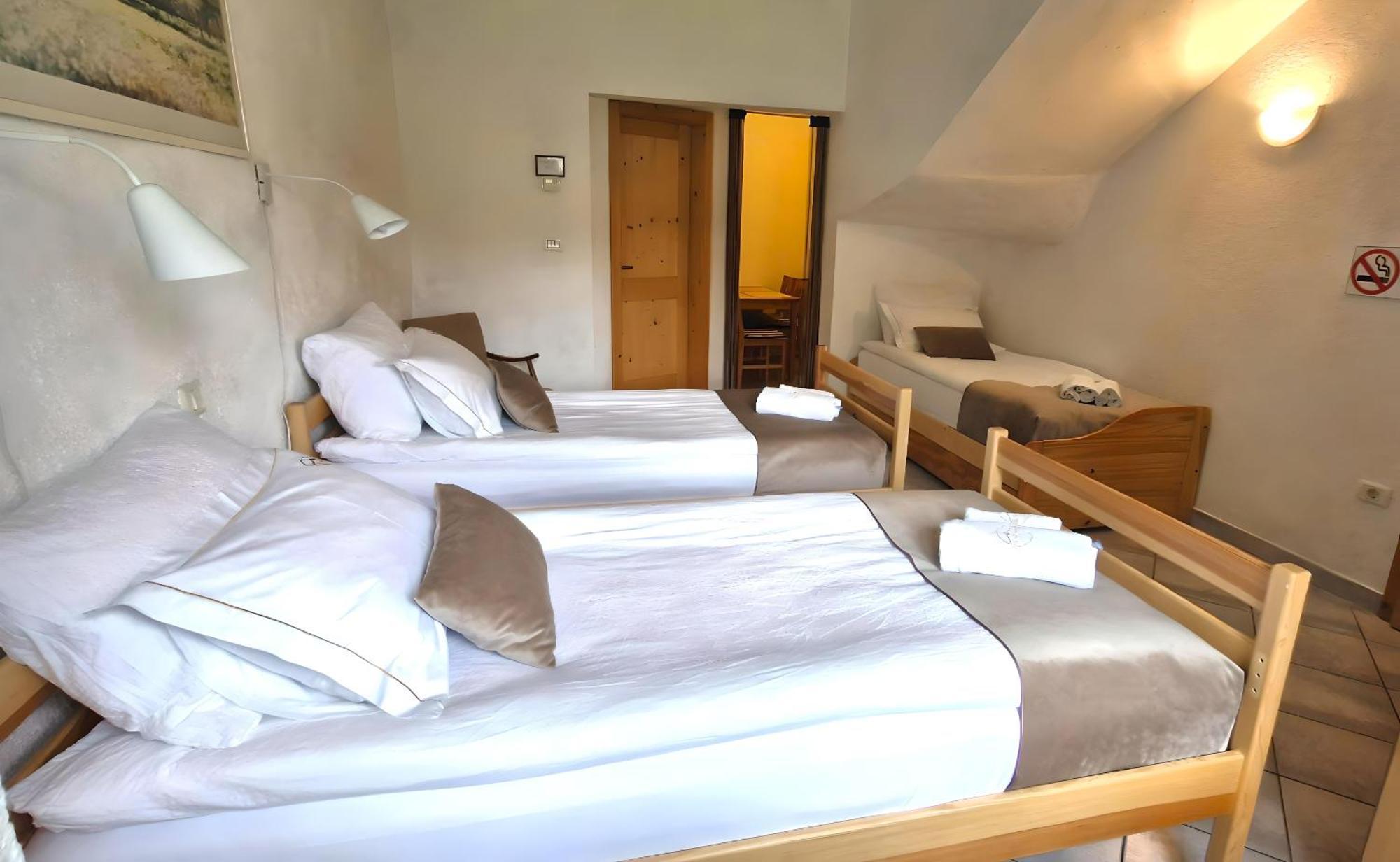 Guesthouse Idila Pod Nanosom Senozece Экстерьер фото